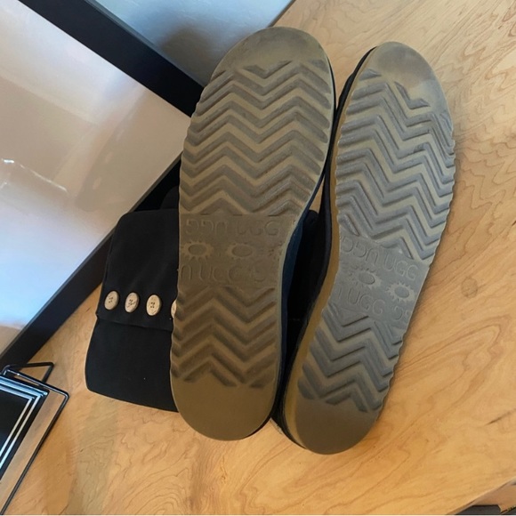 Black Canvas UGGS | 9 
Offers welcome
In good condition 
Comfy - Picture 3 of 5